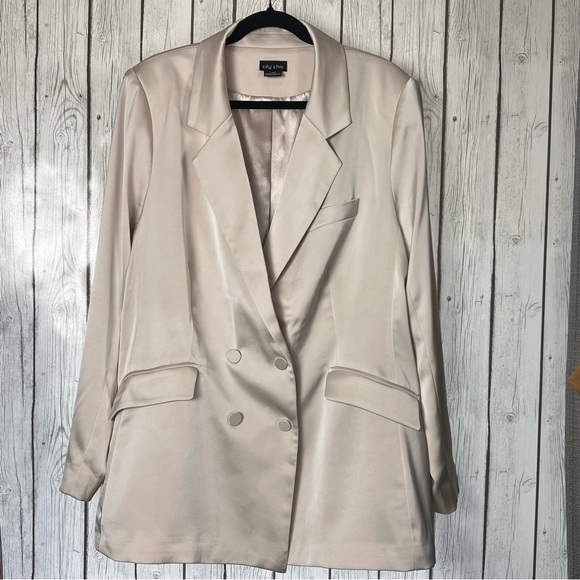 City Chic Rylie Jacket in “Oat” Satin Blazer L/20 - Picture 4 of 15